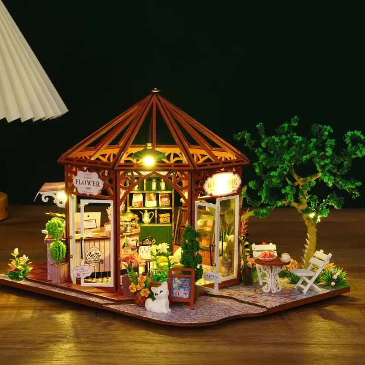 Café Flower Room Miniature House