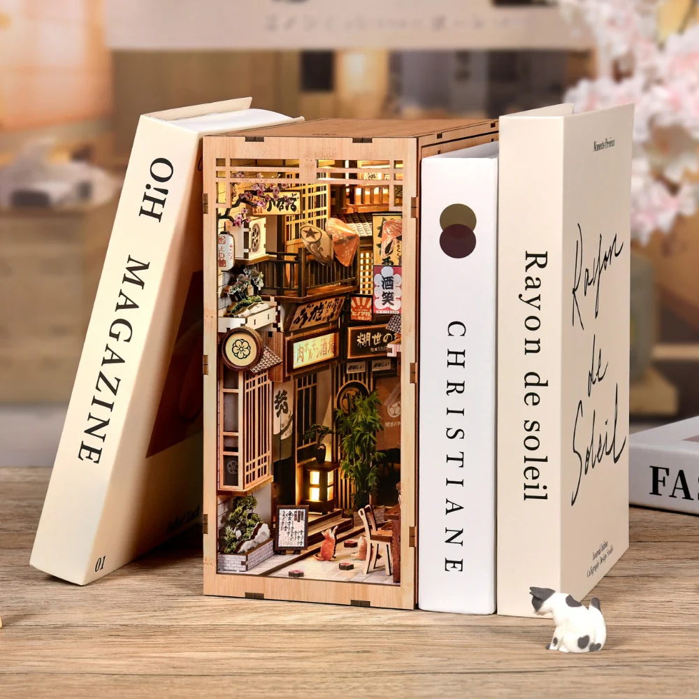 The Alley Waiting for the Cat DIY Book Nook Kit – wewowood The Alley Waiting for the Cat DIY Book Nook Kit – wewowood